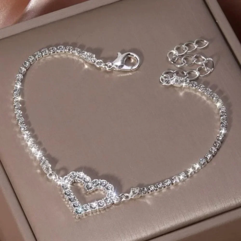 Valentines Day Bracelet Hollow Heart Shiny Chain Bracelet For Your Loved One - Picture 2 of 5